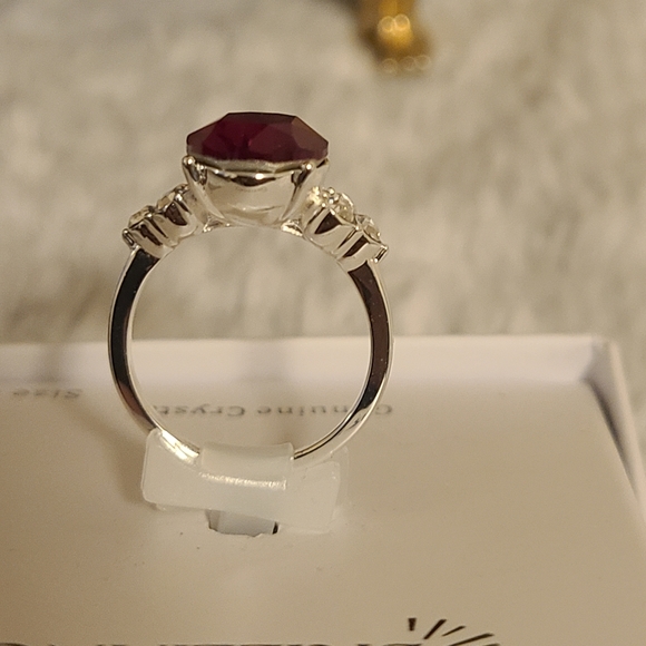 Brilliance Red Ring - Picture 3 of 7